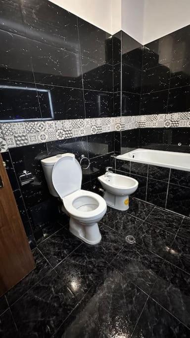 Super House Blloku - 3 Rooms Tirana Kültér fotó